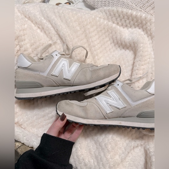 Women’s new balance shoes - Picture 4 of 7